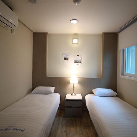 Dongdaemun Hwashin Hostel Seoul Bagian luar foto