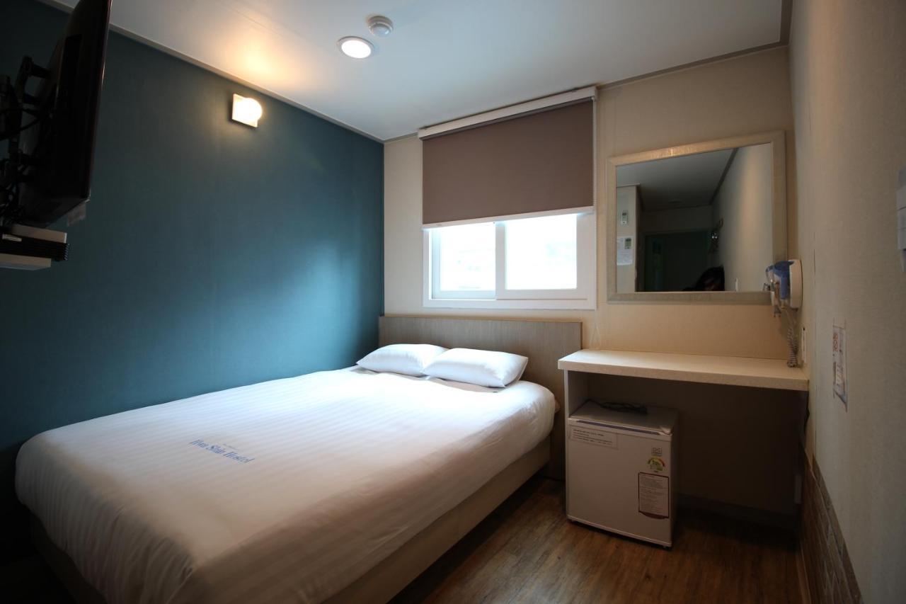 Dongdaemun Hwashin Hostel Seoul Bagian luar foto