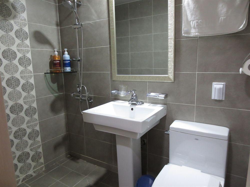 Dongdaemun Hwashin Hostel Seoul Bagian luar foto
