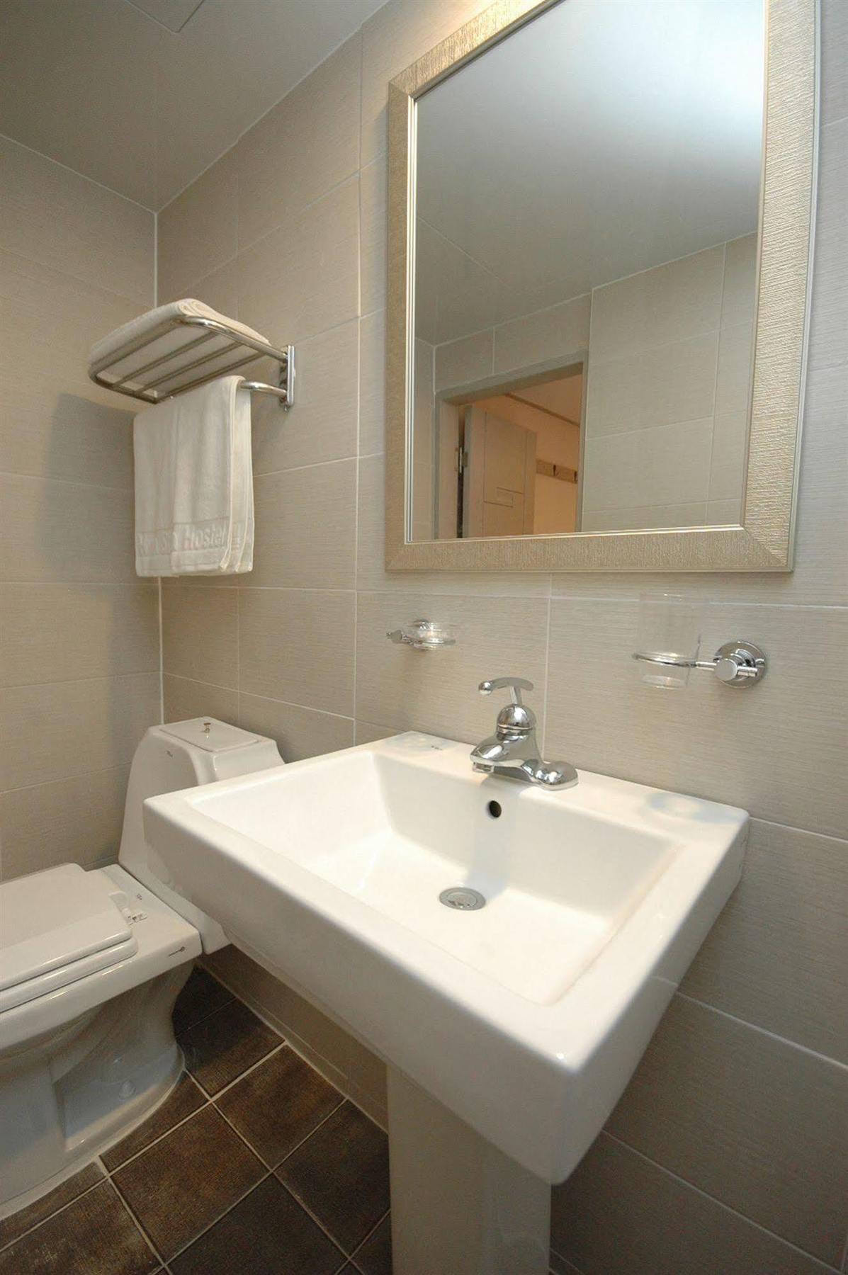 Dongdaemun Hwashin Hostel Seoul Bagian luar foto