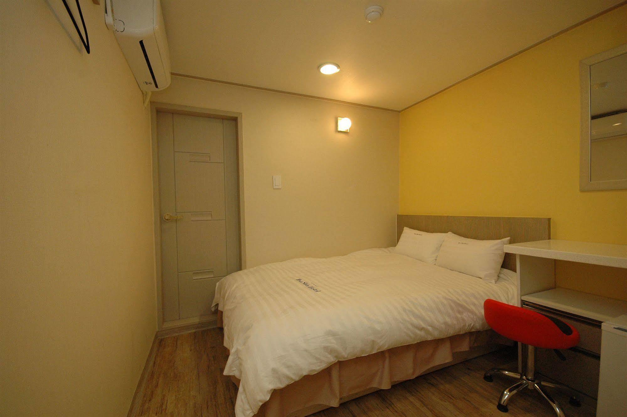 Dongdaemun Hwashin Hostel Seoul Bagian luar foto