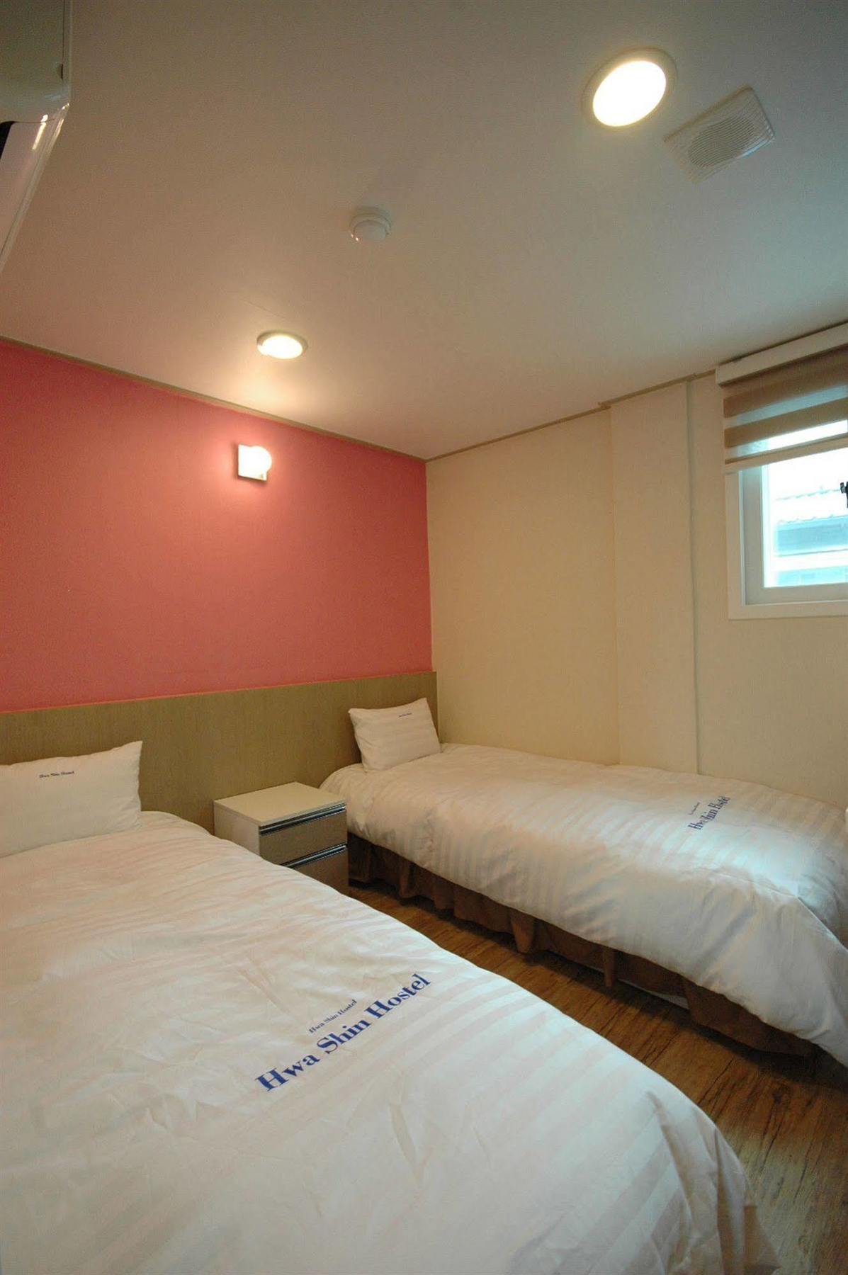 Dongdaemun Hwashin Hostel Seoul Bagian luar foto