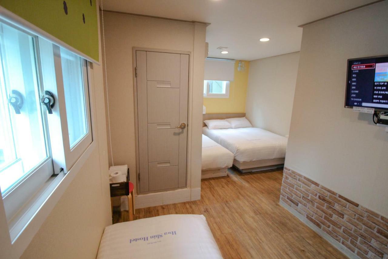 Dongdaemun Hwashin Hostel Seoul Bagian luar foto